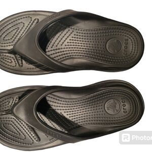 Crocs Men or Women- Flip flop - Size 5 or 7